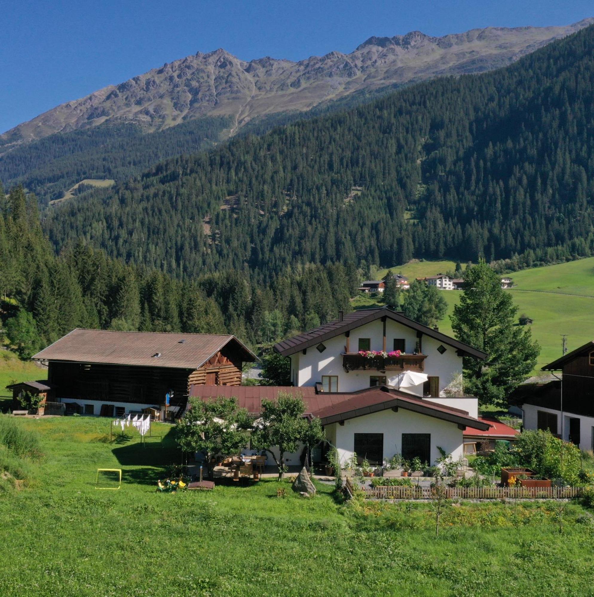 Landhaus St. Hubertus Каунертал Екстериор снимка